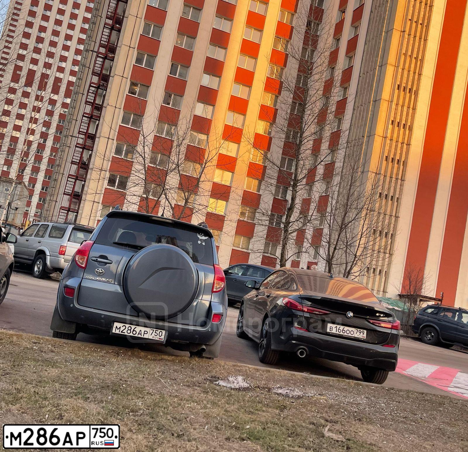 Фото автомобиля TOYOTA RAV4, 2008 — госномер М286АР750. Цвет: СИНИЙ СВЕТЛЫЙ
