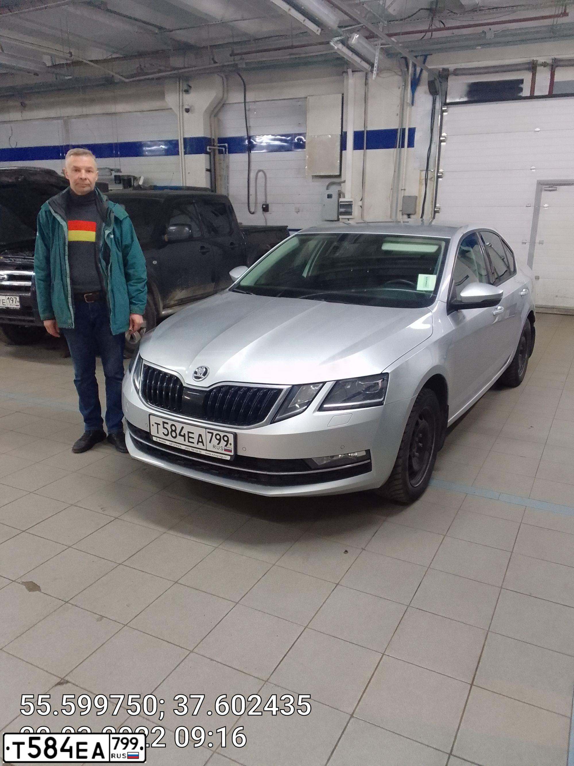 Фото автомобиля SKODA OCTAVIA, 2018 — госномер Т584ЕА799. Цвет: Серебристый