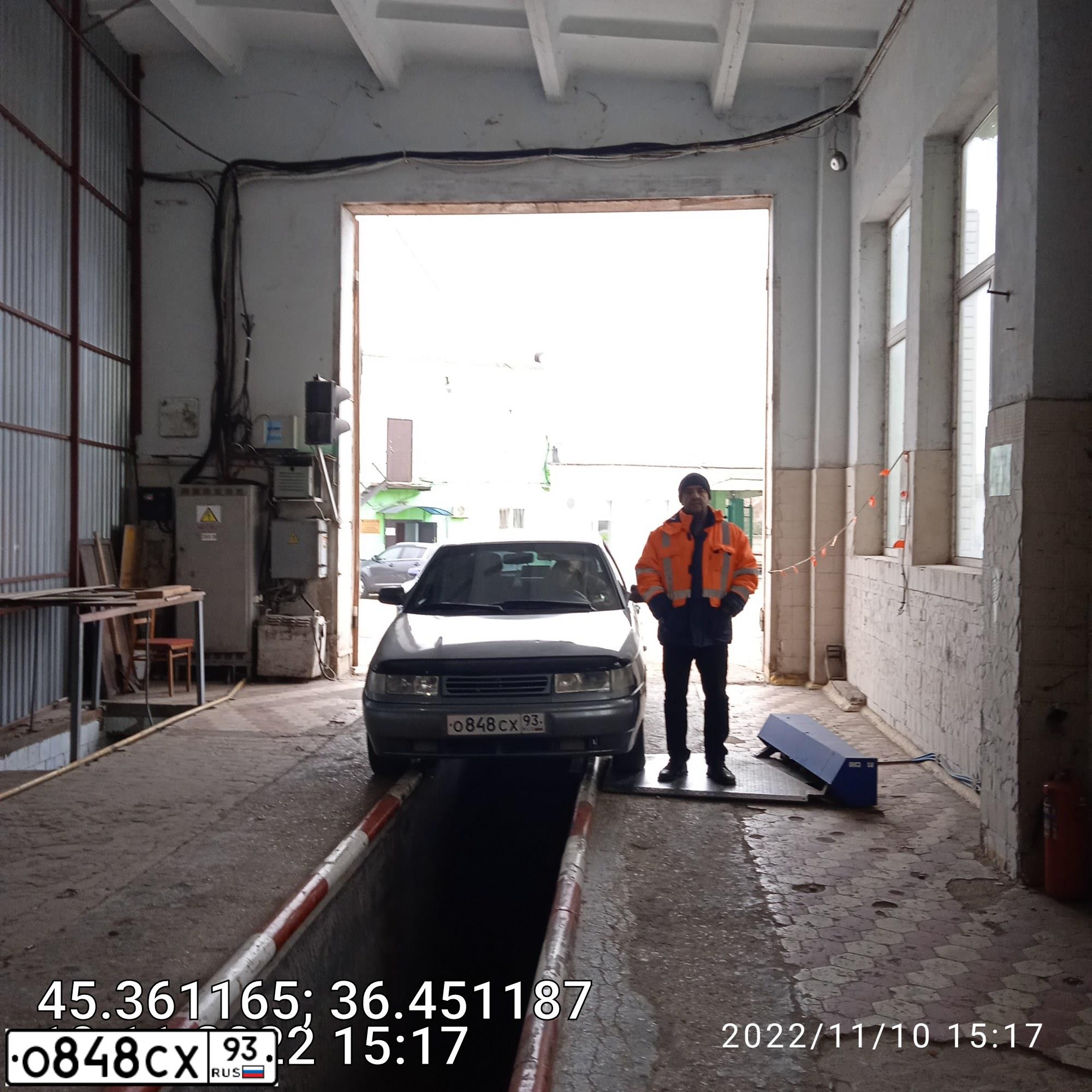 Фото автомобиля LADA 2110, 2001 — госномер Р120СА193. Цвет: СВЕТЛО-СЕРЕБРИСТЫЙ МЕТАЛЛ