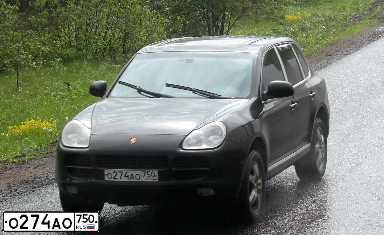 Фото автомобиля PORSCHE CAYENNE, 2005 — госномер Е254ЕВ181. Цвет: ЧЕРНЫЙ