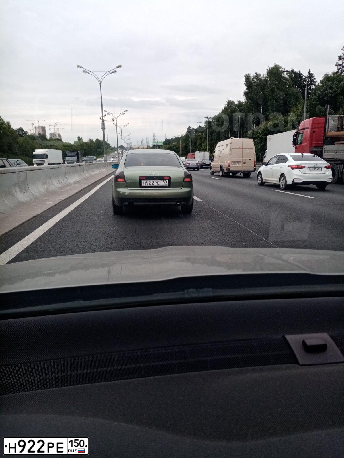 Фото автомобиля AUDI A6, 2001 — госномер Х454ТК177. Цвет: ЗЕЛЕНЫЙ