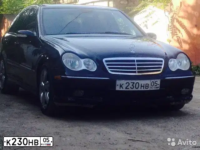 Фото автомобиля MERCEDES C-KLASSE, 2005 — госномер К230НВ05. Цвет: ЧЕРНЫЙ