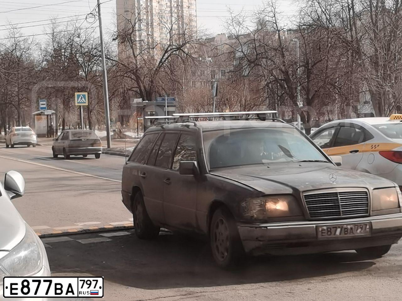 Фото автомобиля MERCEDES E-KLASSE, 1994 — госномер Е877ВА797. Цвет: ЧЕРНЫЙ
