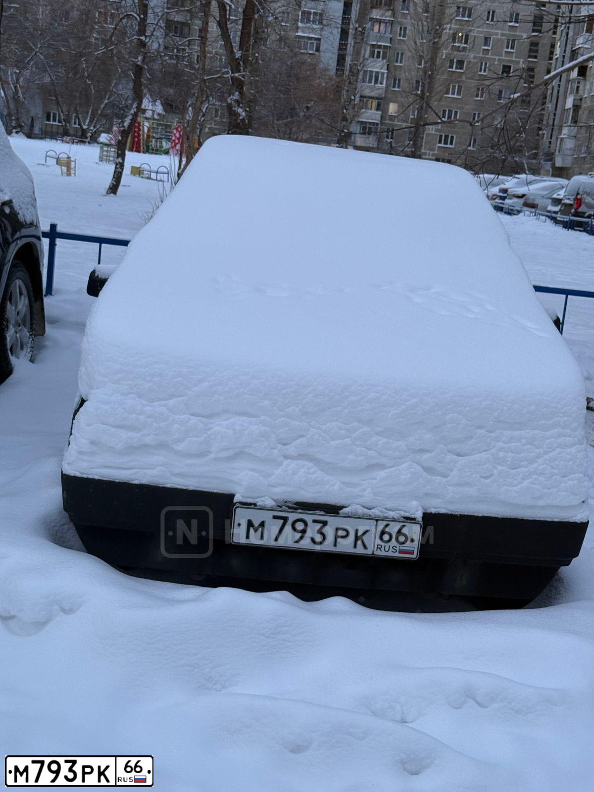 Фото автомобиля LADA 2109 SAMARA, 1999 — госномер М793РК66. Цвет: ЧЕРНЫЙ