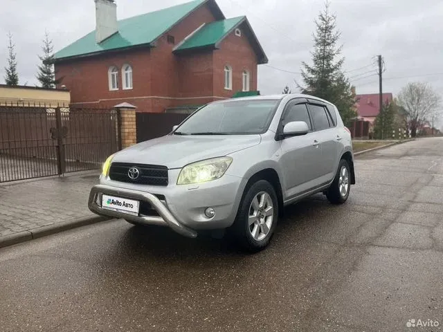 Фото автомобиля TOYOTA RAV4, 2006 — госномер Е700КТ72. Цвет: СЕРЕБРИСТЫЙ