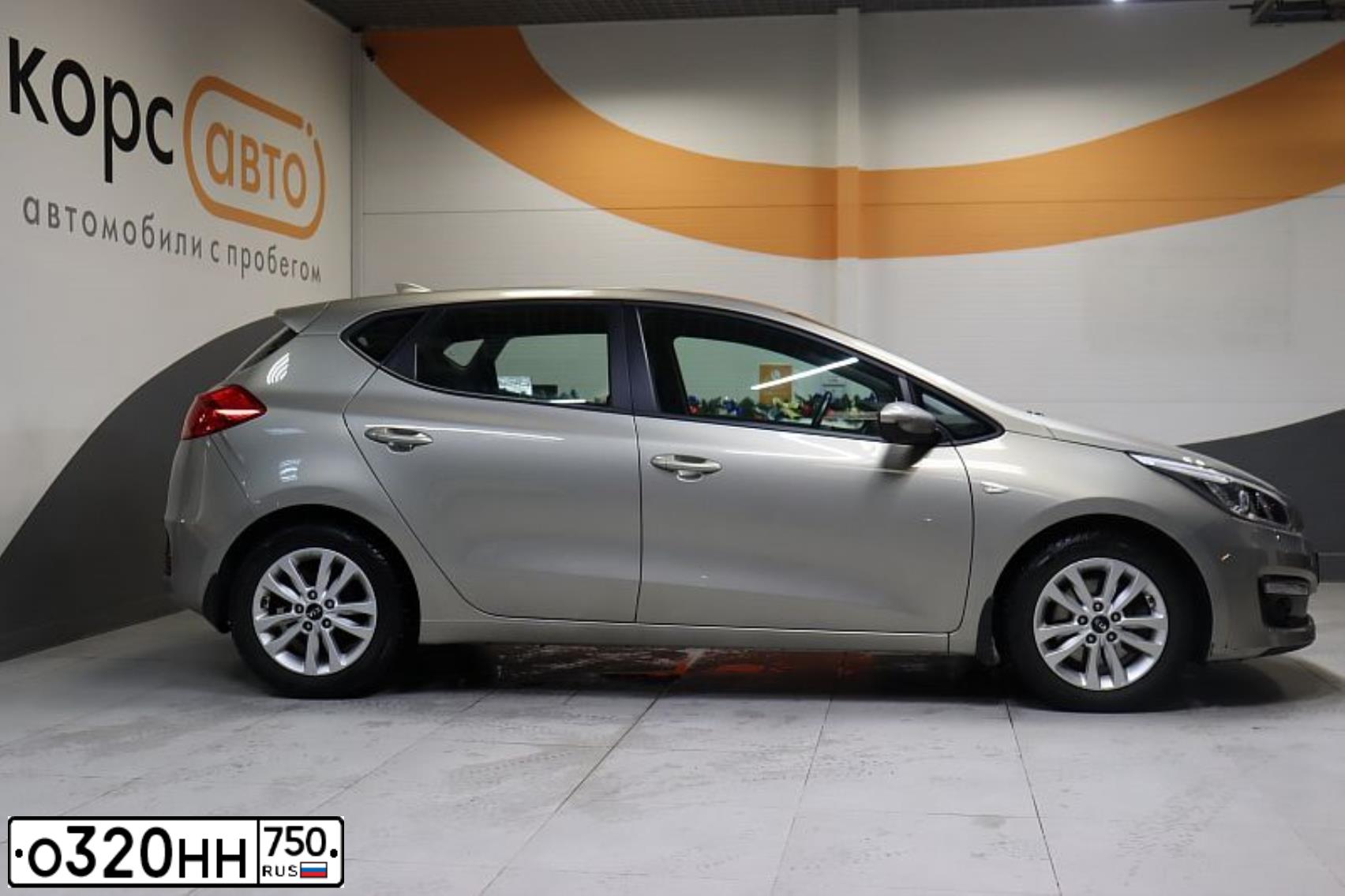 Фото автомобиля KIA CEE'D, 2017 — госномер О676ВК323. Цвет: Серебристый