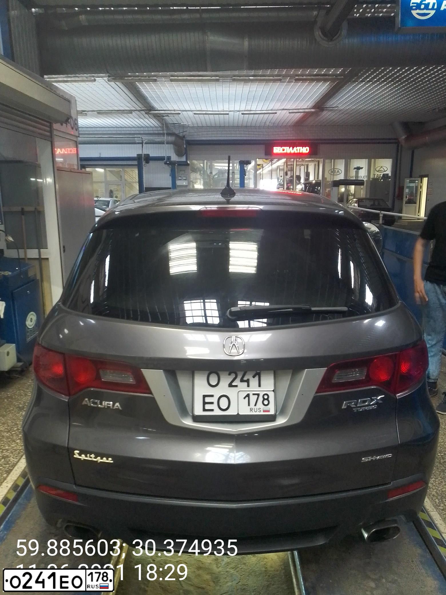 Фото автомобиля ACURA RDX, 2010 — госномер О241ЕО178. Цвет: ТЕМНО-СЕРЫЙ