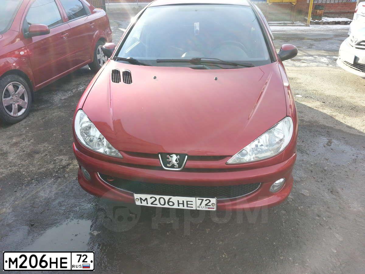 Фото автомобиля PEUGEOT 206, 2007 — госномер М206НЕ72. Цвет: Красный