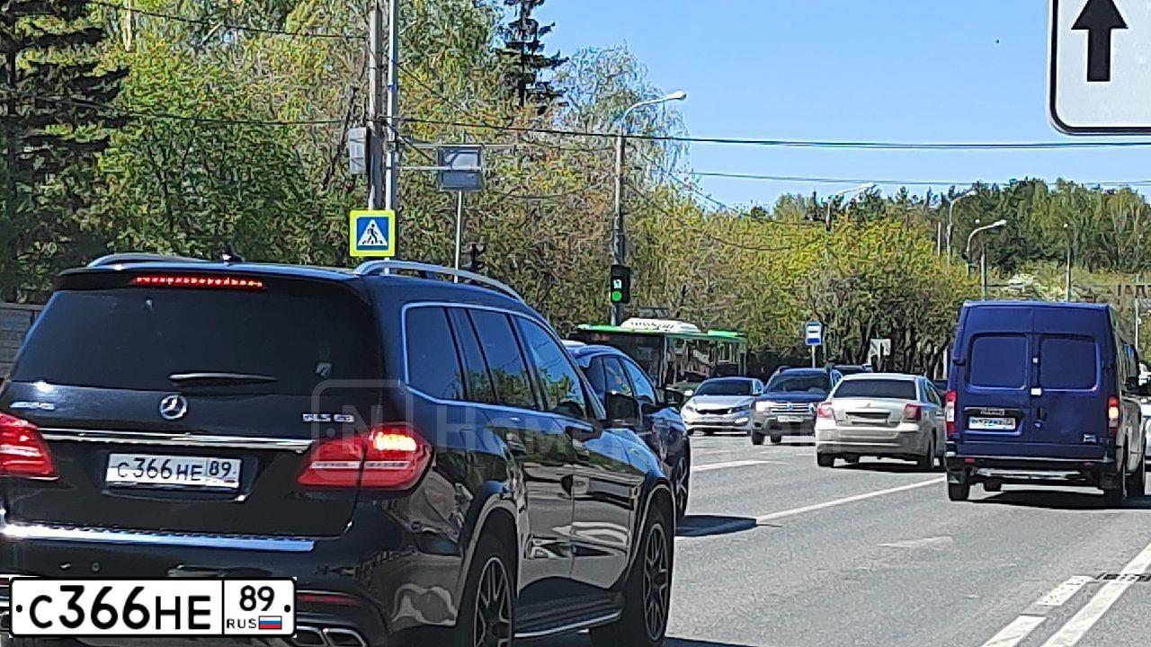 Фото автомобиля MERCEDES GLS-KLASSE, 2016 — госномер С366НЕ89. Цвет: ЧЕРНЫЙ