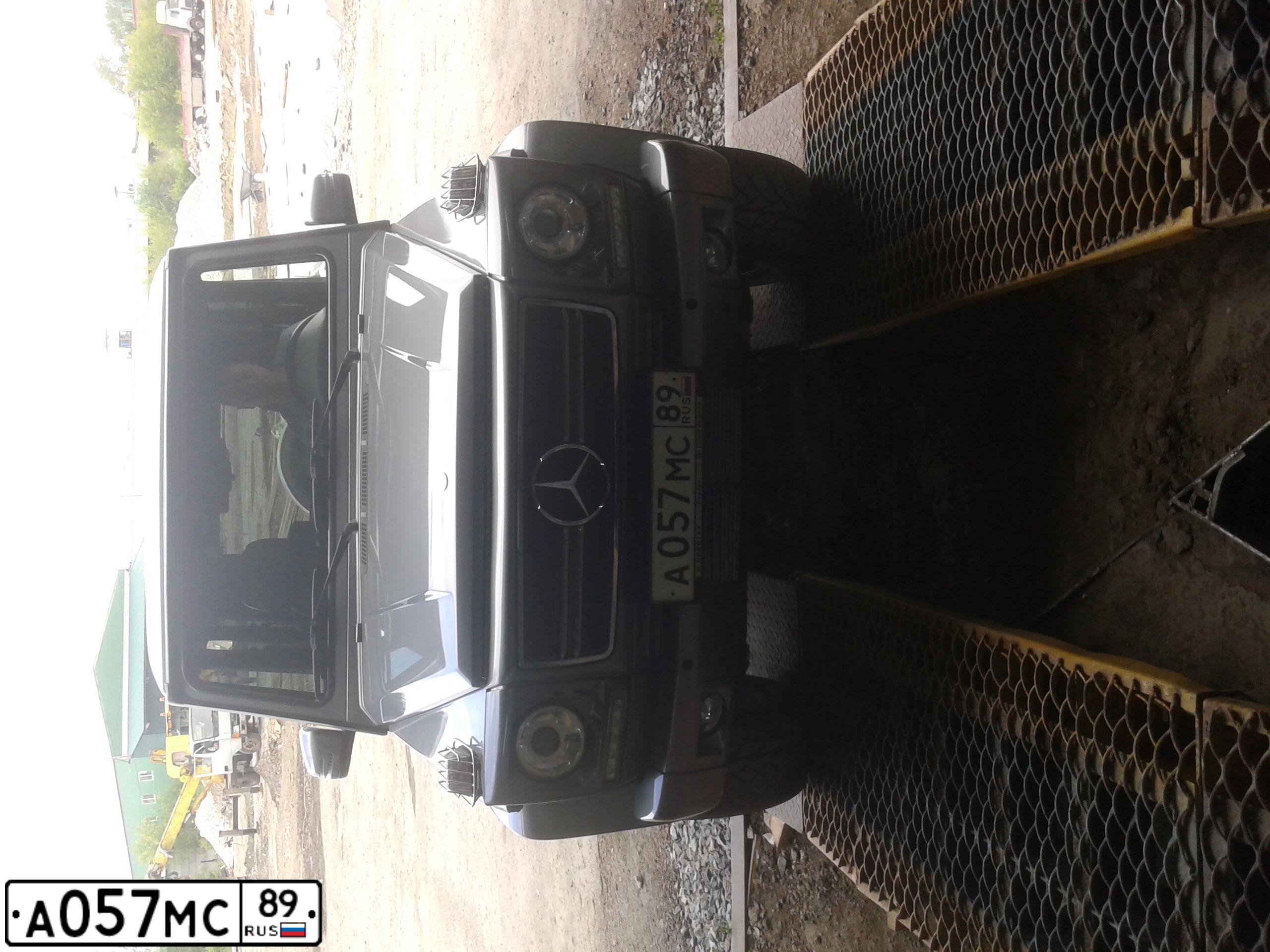 Фото автомобиля MERCEDES G-KLASSE, 1998 — госномер А057МС89. Цвет: СЕРЫЙ