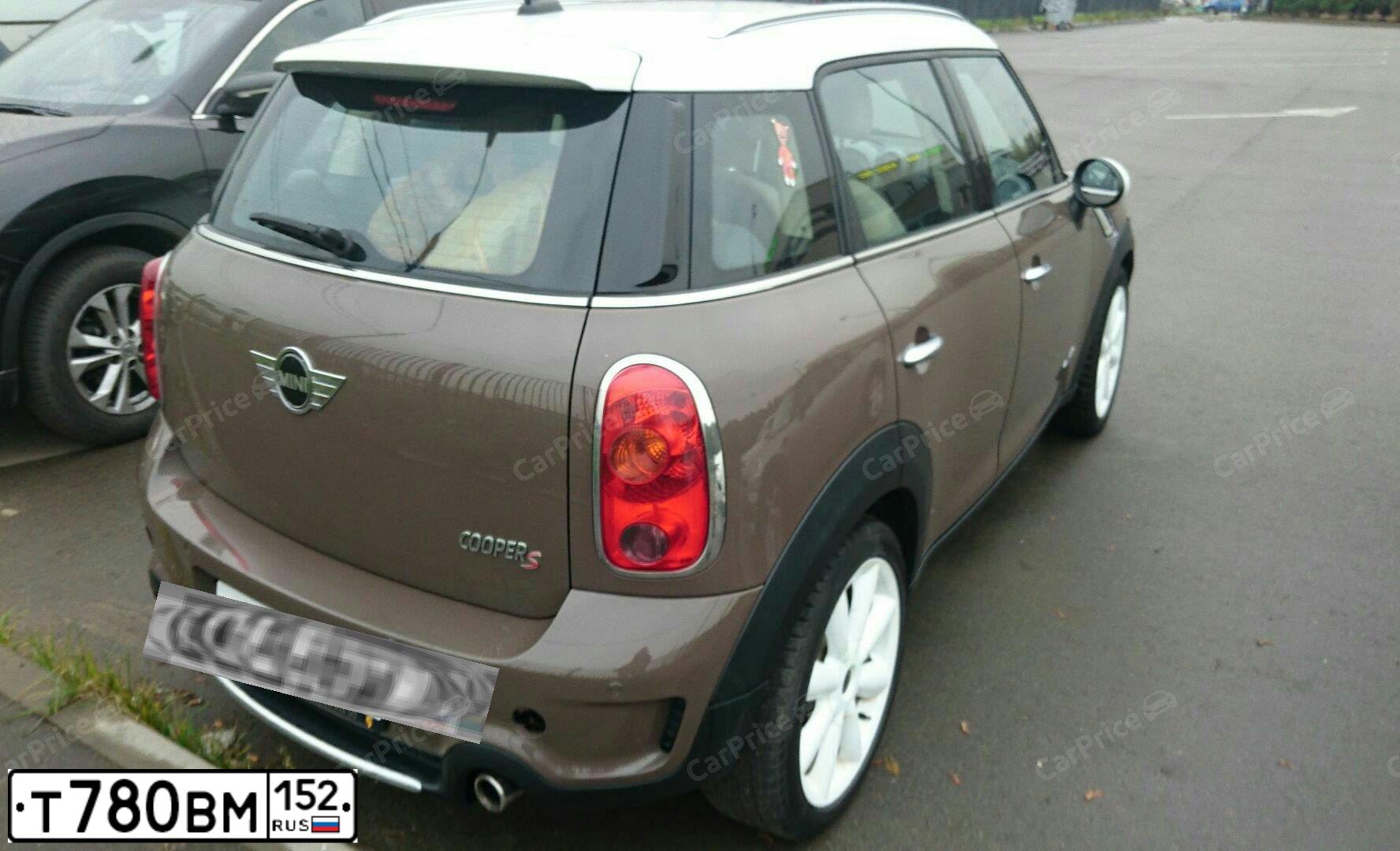 Фото автомобиля MINI MINI, 2010 — госномер В999ЕН197. Цвет: Коричневый белый