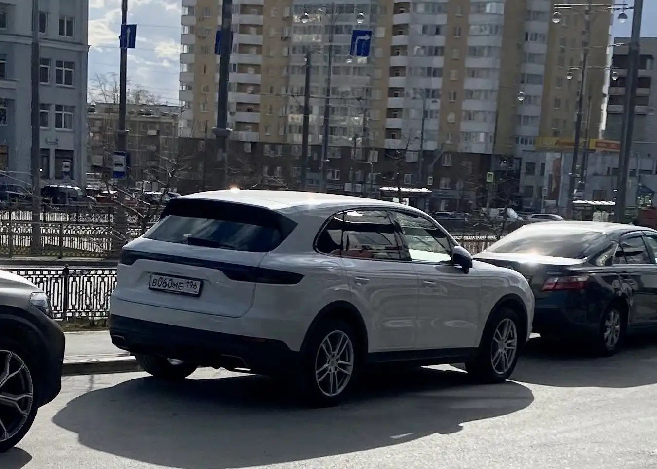 Фото автомобиля MERCEDES M-KLASSE, 2010 — госномер Н673ЕА196. Цвет: Белый