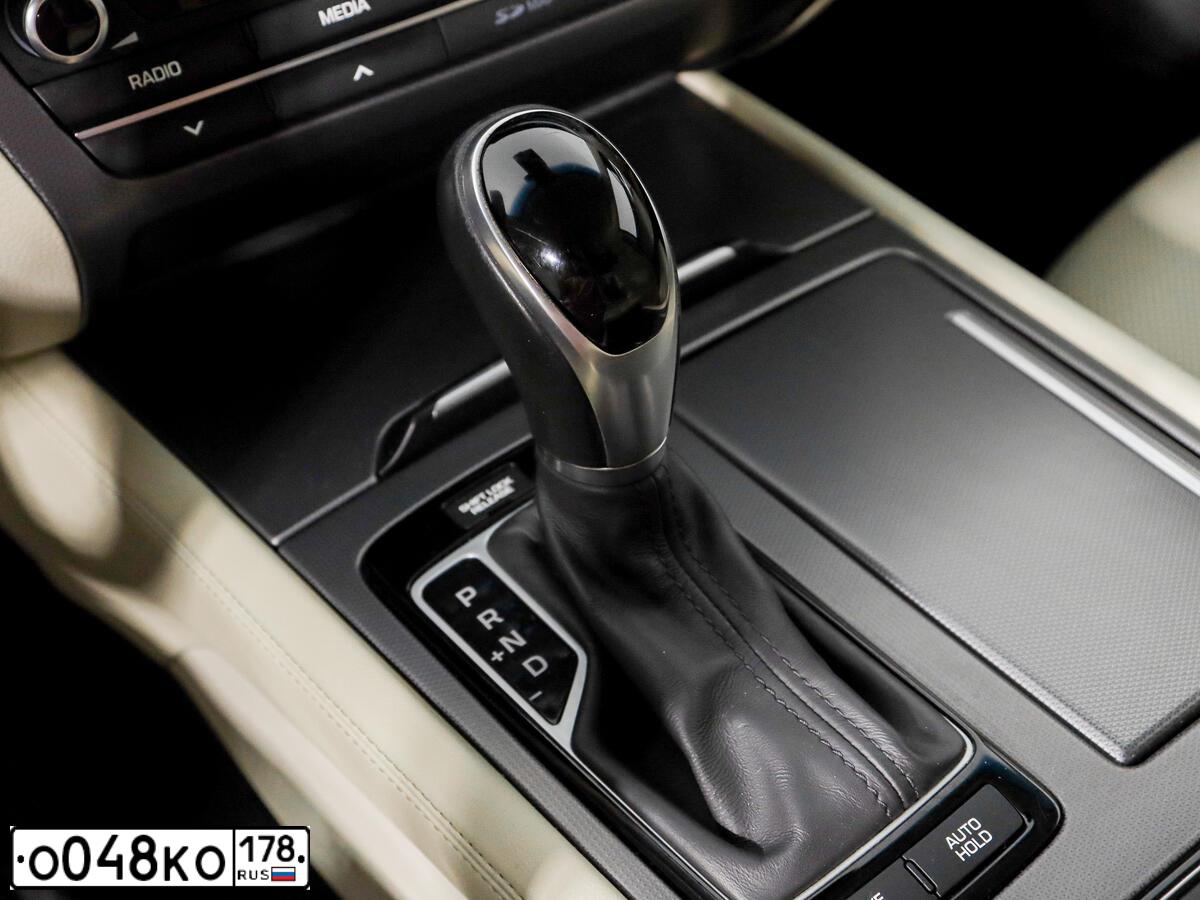 Фото автомобиля HYUNDAI GENESIS, 2015. Цвет: ЧЕРНЫЙ