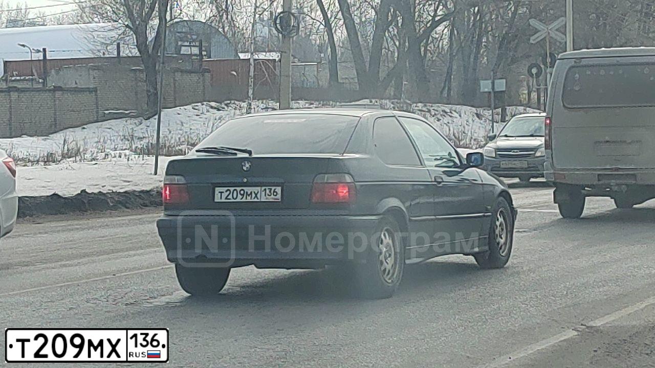 Фото автомобиля BMW SERIE 3, 1998 — госномер Т209МХ136. Цвет: ПЕРЛАМУТРОВО-ЗЕЛЕНЫЙ