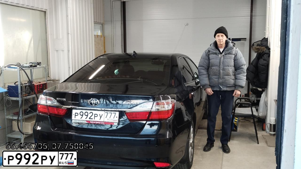 Фото автомобиля TOYOTA CAMRY, 2016 — госномер Р992РУ777. Цвет: ЧЕРНЫЙ МЕТАЛИК
