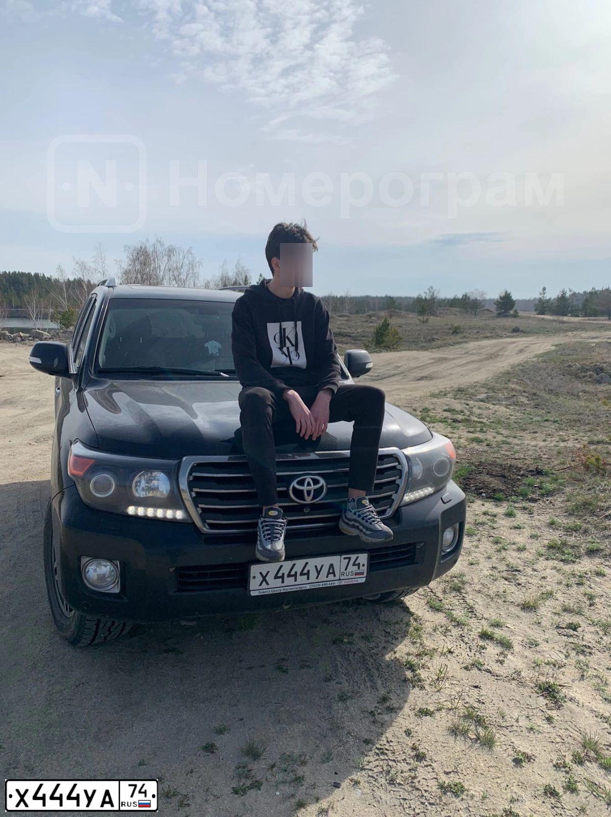 Фото автомобиля BMW SERIE 3, 2005 — госномер Х444УА74. Цвет: ЧЕРНЫЙ