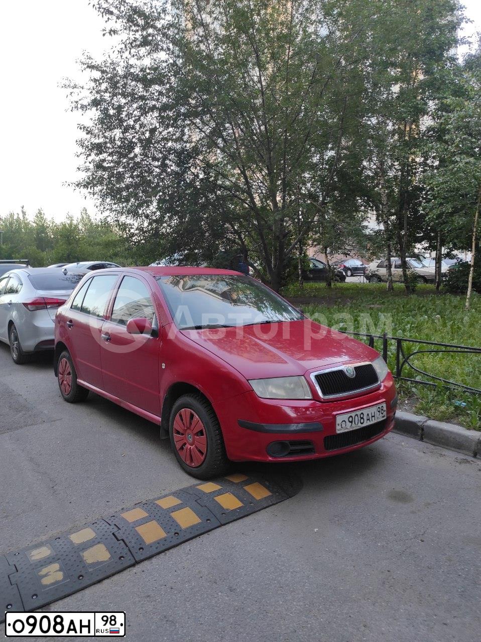 Фото автомобиля SKODA FABIA, 2006 — госномер О908АН98. Цвет: КРАСНЫЙ