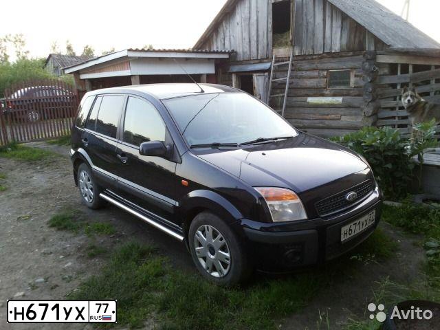 Фото автомобиля TOYOTA LANDCRUISER 200, 2013 — госномер В171НР797. Цвет: БЕЖЕВЫЙ