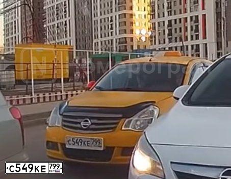 Фото автомобиля NISSAN ALMERA /AVTOVAZ/, 2014 — госномер Н589МА198. Цвет: Белый