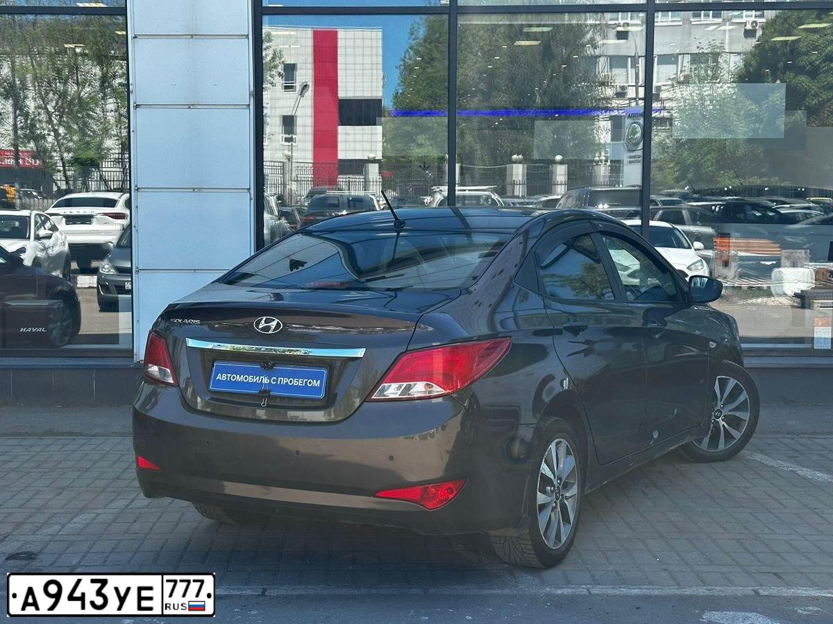 Фото автомобиля HYUNDAI SOLARIS, 2016 — госномер У979КВ152. Цвет: КОРИЧНЕВЫЙ