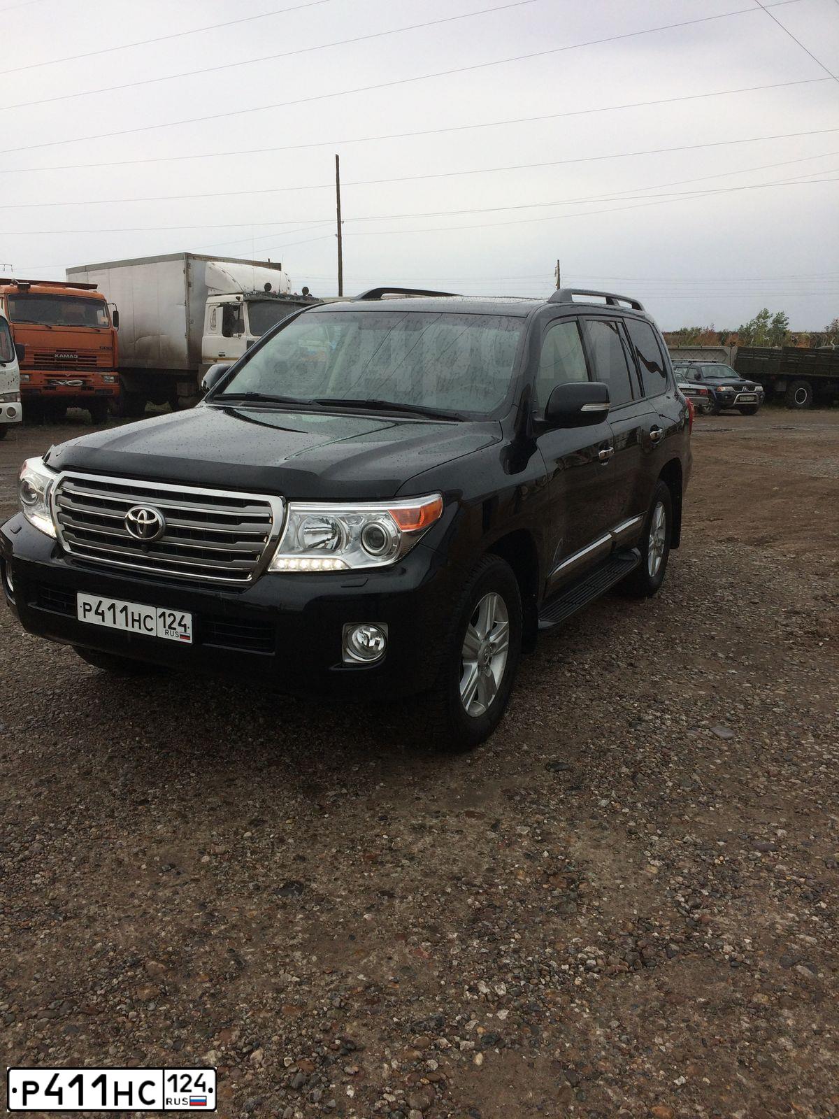Фото автомобиля TOYOTA LANDCRUISER 200, 2013 — госномер Р666ЕХ124. Цвет: ЧЕРНЫЙ