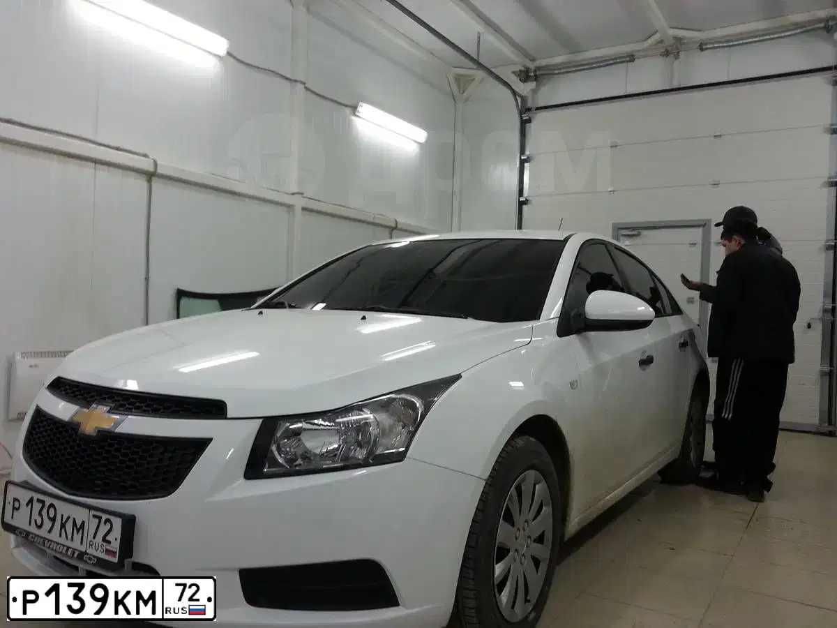 Фото автомобиля CHEVROLET CRUZE, 2012 — госномер Р139КМ72. Цвет: Белый