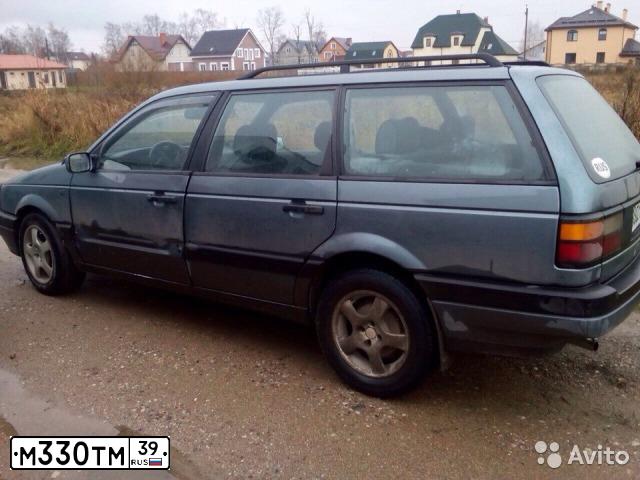 Фото автомобиля VOLKSWAGEN PASSAT, 1988 — госномер М330ТМ39. Цвет: СЕРО-СИНИЙ