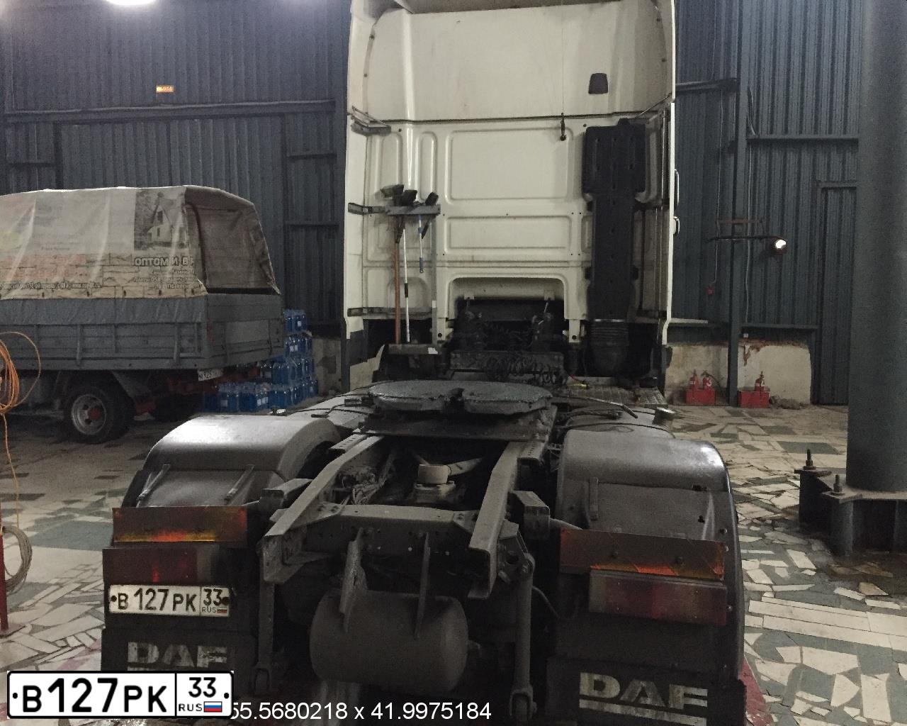 Фото автомобиля DAF XF 105 FT /4X2/, 2011 — госномер В127РК33. Цвет: Белый