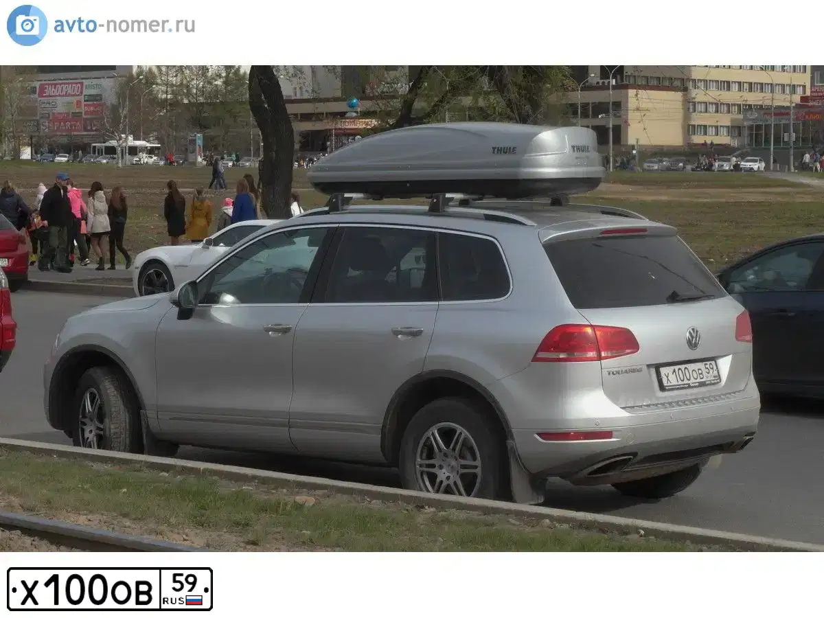 Фото автомобиля VOLKSWAGEN TOUAREG, 2012 — госномер Х100ОВ59. Цвет: СЕРЕБРИСТЫЙ