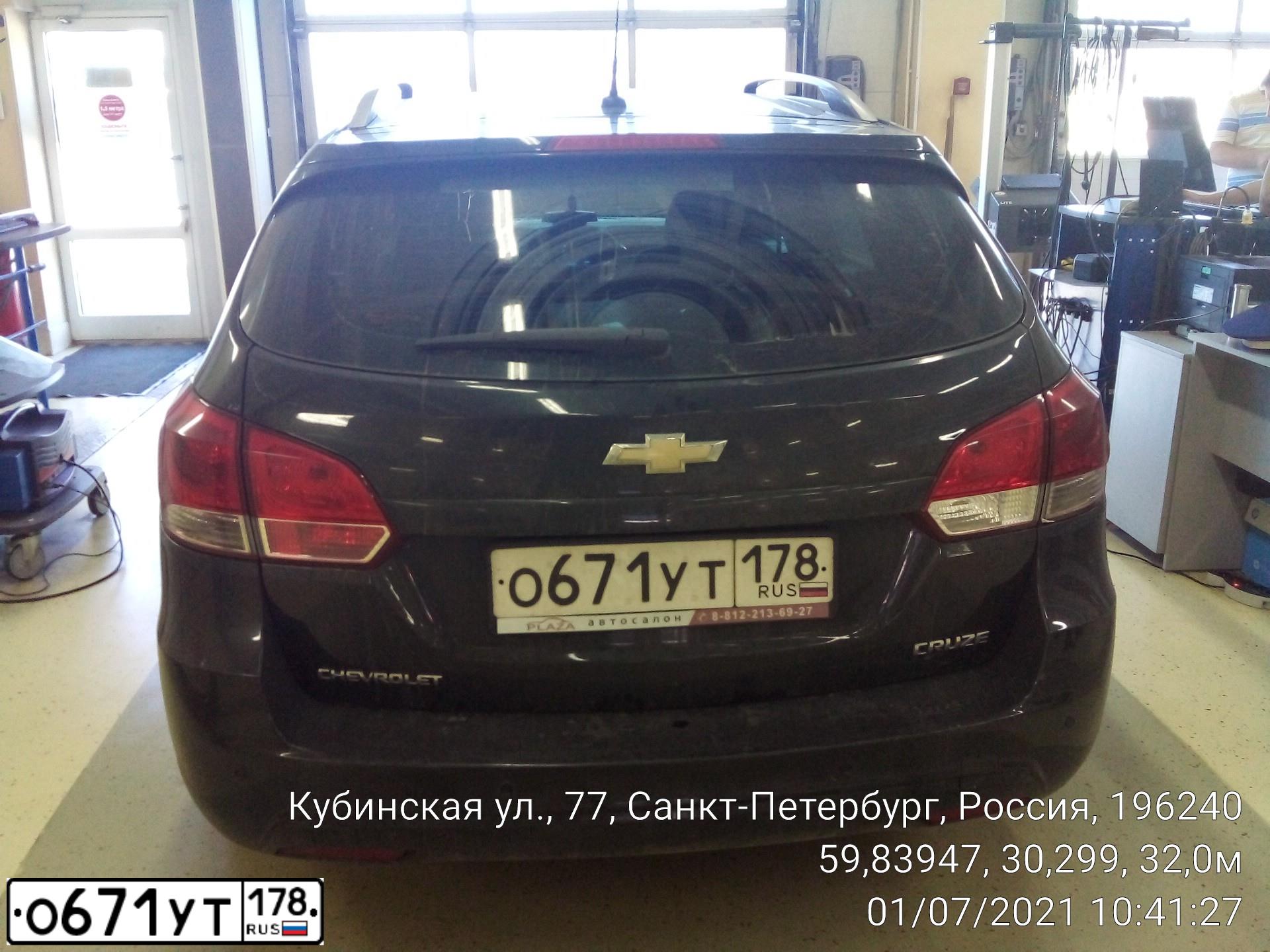 Фото автомобиля CHEVROLET CRUZE, 2013 — госномер О671УТ178. Цвет: ЧЕРНЫЙ