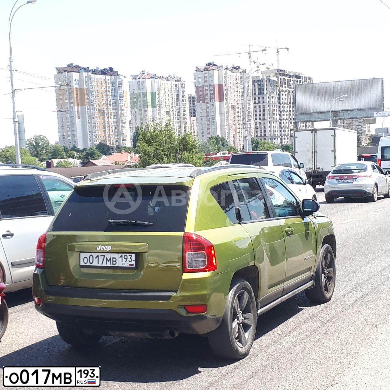 Фото автомобиля JEEP COMPASS, 2012 — госномер О017МВ193. Цвет: ЗЕЛЕНЫЙ СВЕТЛЫЙ