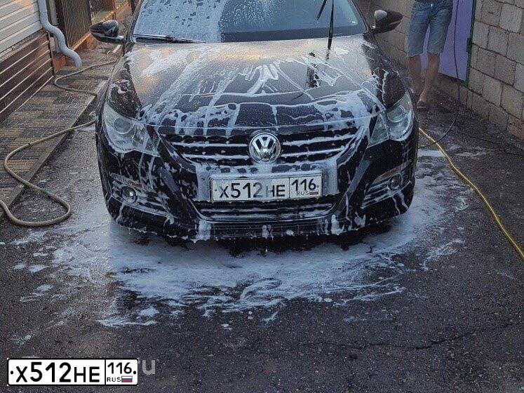 Фото автомобиля VOLKSWAGEN PASSAT, 2010 — госномер В233УН702. Цвет: ЧЕРНЫЙ