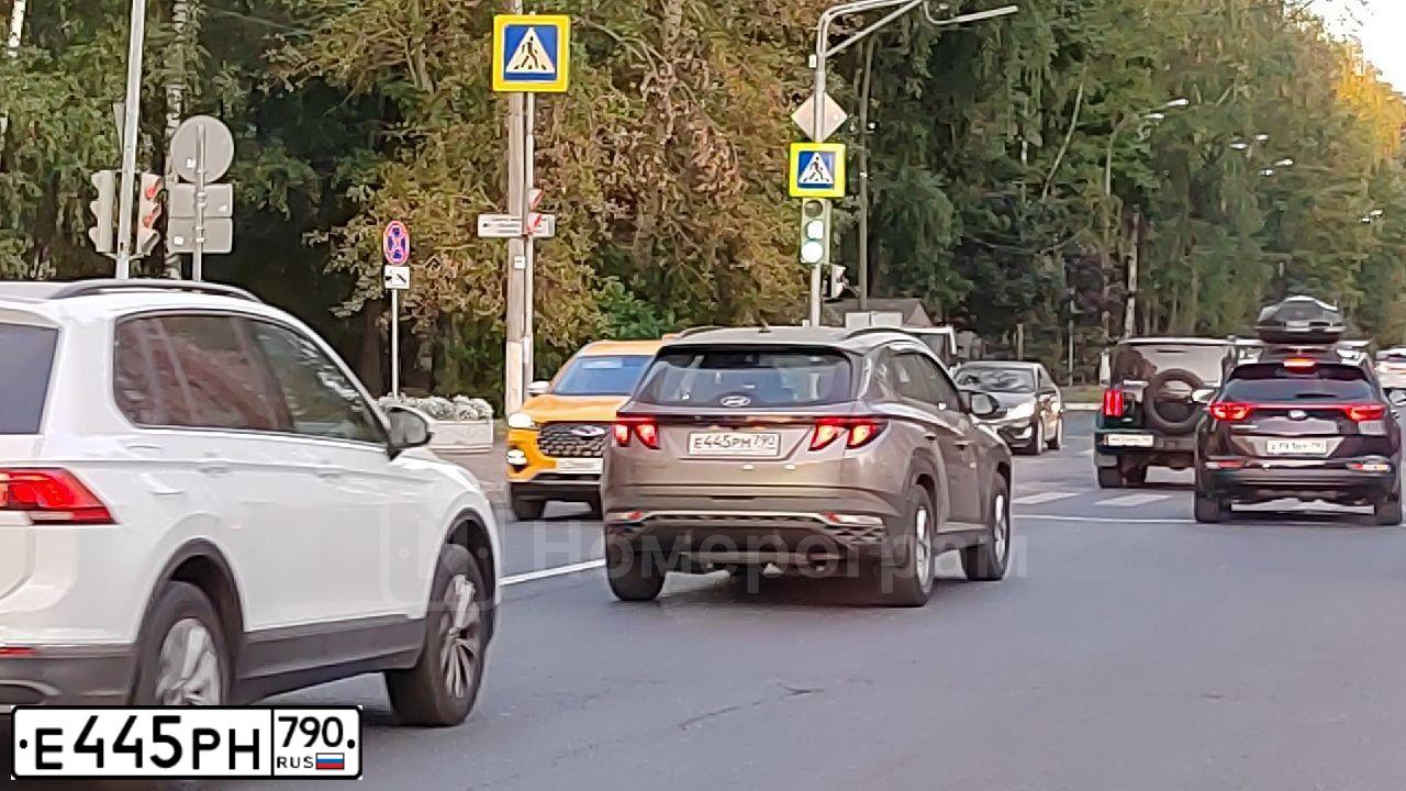 Фото автомобиля MAZDA 6, 2019 — госномер Е445РН790. Цвет: СЕРЫЙ