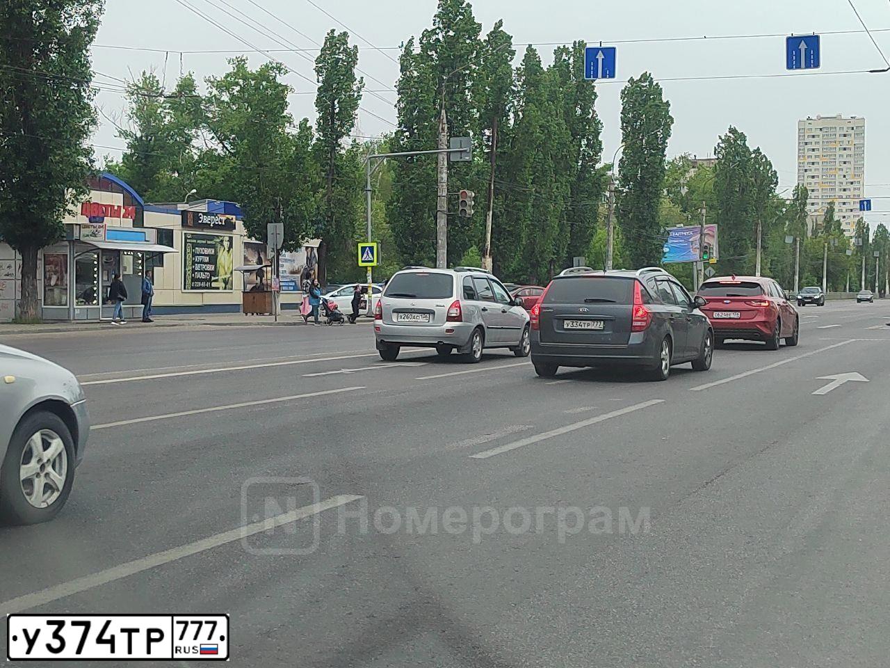 Фото автомобиля SCANIA SERIE R /4X2/, 2016 — госномер Н792АА761. Цвет: СИНИЙ
