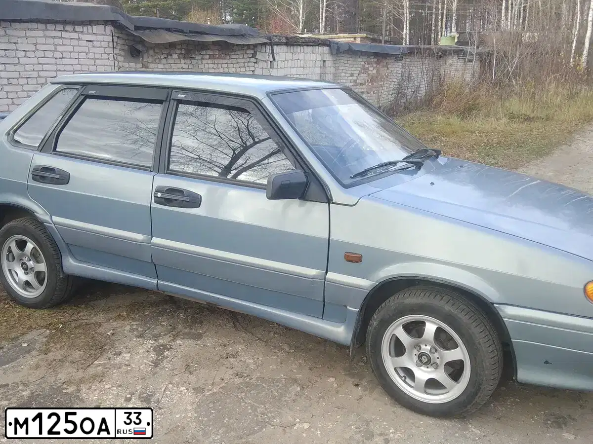 Фото автомобиля LADA 2115 SAMARA, 2003 — госномер М125ОА33. Цвет: ЗОЛОТИСТО-СЕРЫЙ