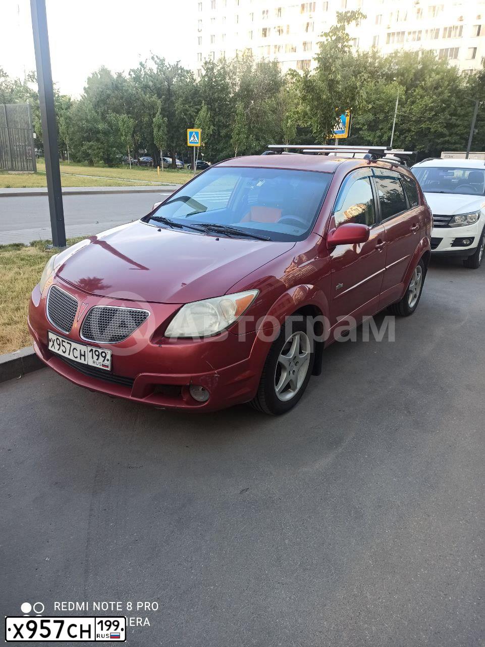 Фото автомобиля PONTIAC VIBE, 2004 — госномер В885КО774. Цвет: ВИШНЕВЫЙ