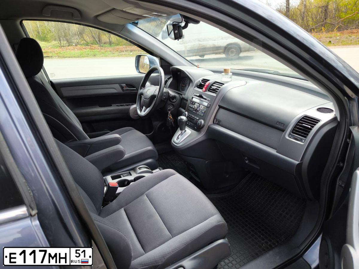 Фото автомобиля HONDA CR-V, 2007 — госномер Н770УМ124. Цвет: ТЕМНО-СЕРЫЙ