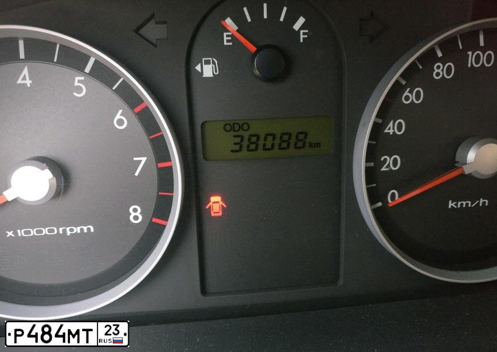 Фото автомобиля HYUNDAI GETZ, 2008 — госномер Р484МТ23. Цвет: Красный
