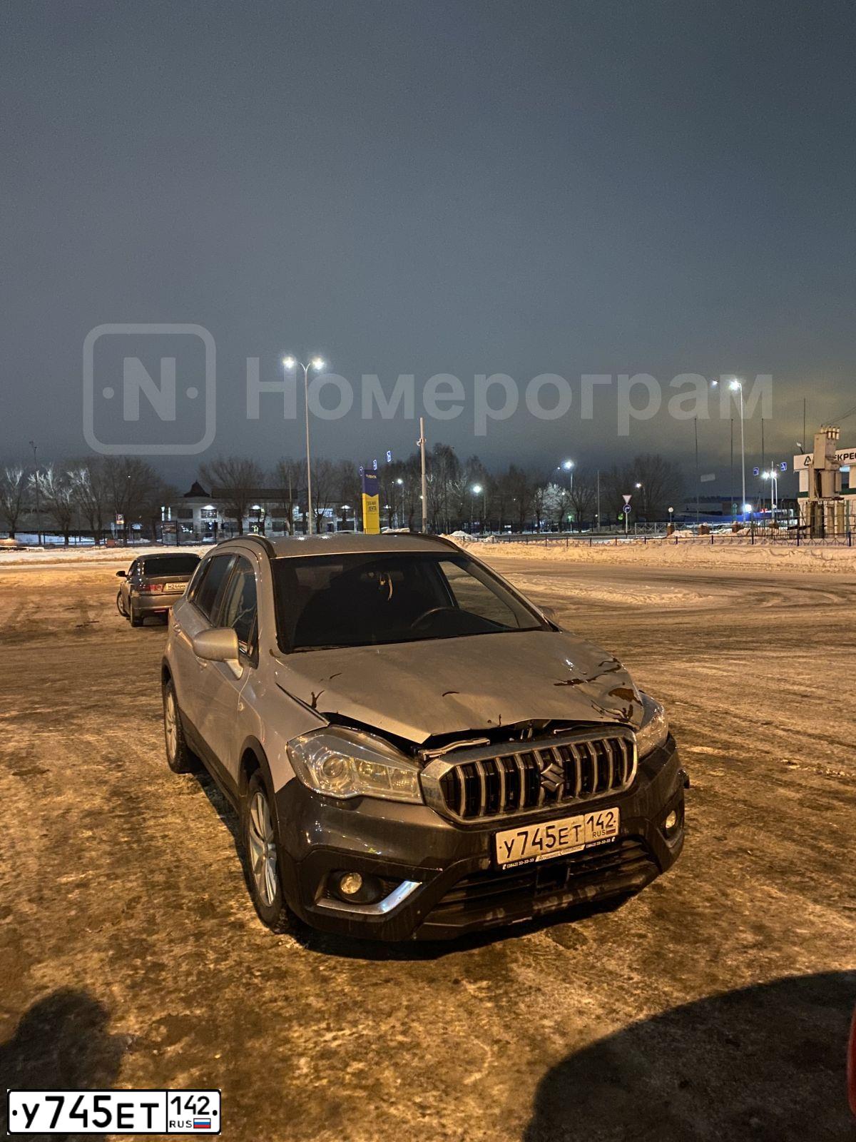 Фото автомобиля SUZUKI SX 4, 2017 — госномер Р070РК154. Цвет: СЕРЕБРИСТЫЙ