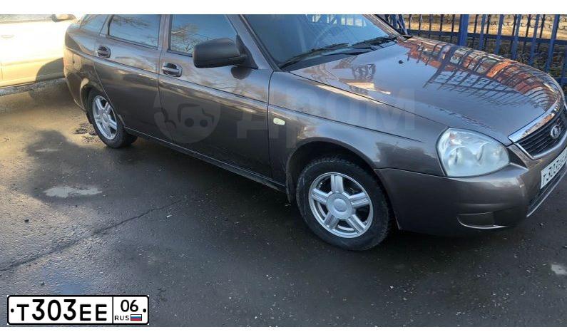 Фото автомобиля LEXUS LX, 2010 — госномер М005РА05. Цвет: ПЕРЛАМУТРОВО-БЕЛЫЙ