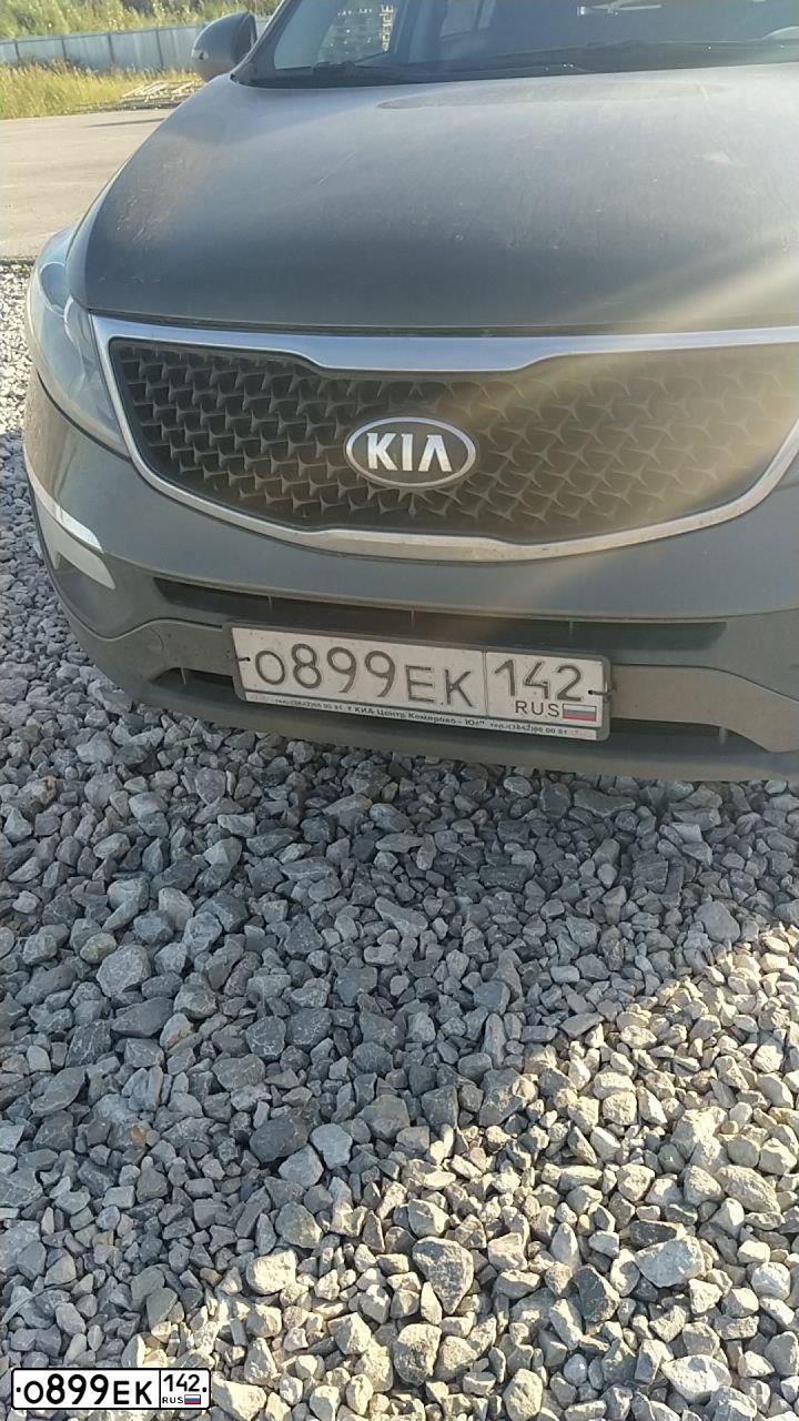 Фото автомобиля KIA SPORTAGE, 2014 — госномер Р555АВ196. Цвет: серебристый 