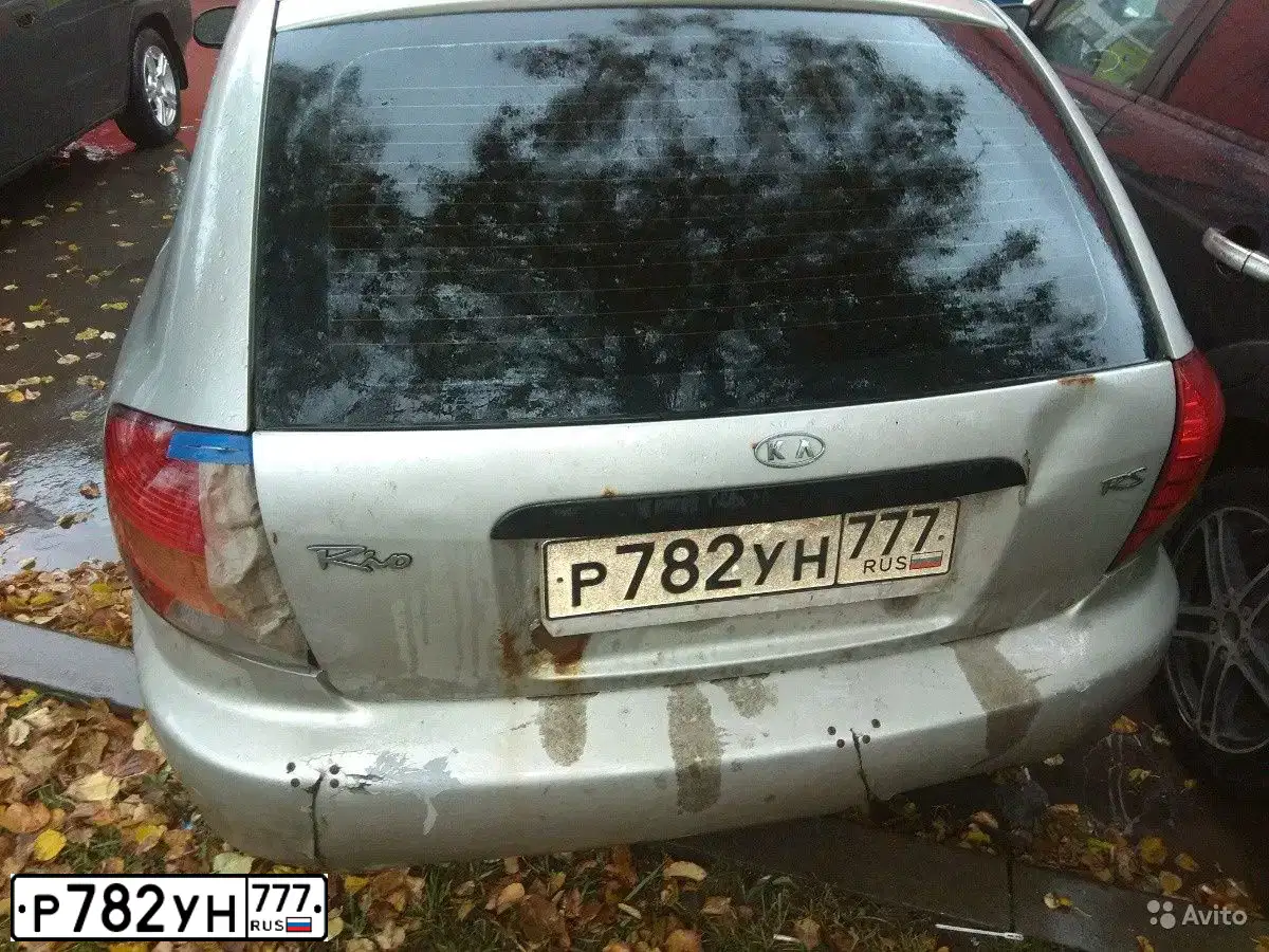 Фото автомобиля KIA RIO, 2001 — госномер Х734СЕ99. Цвет: ПЕРЛАМУТ-СЕРЕБРИСТЫЙ