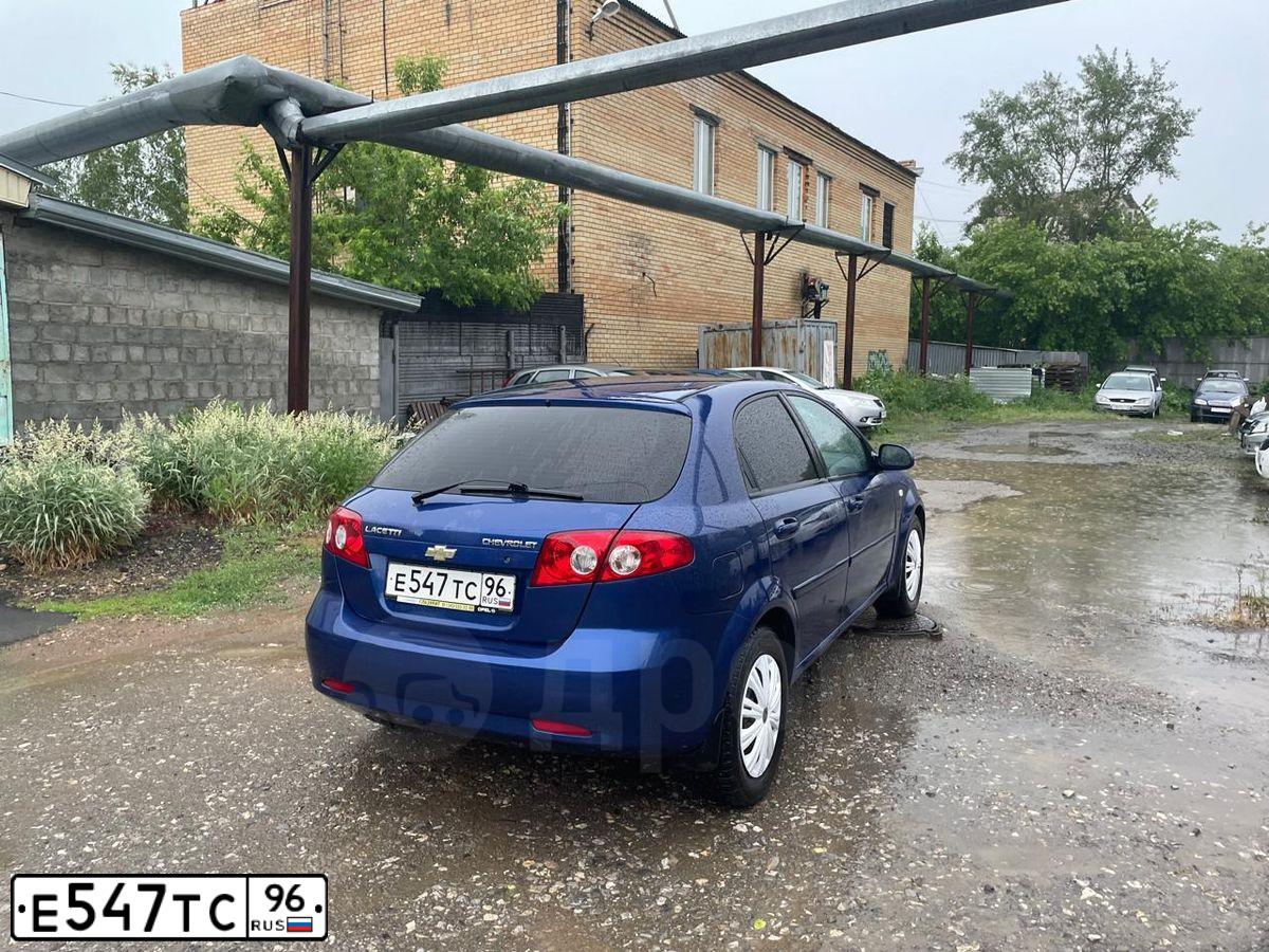 Фото автомобиля CHEVROLET LACETTI, 2007 — госномер Е547ТС96. Цвет: синий