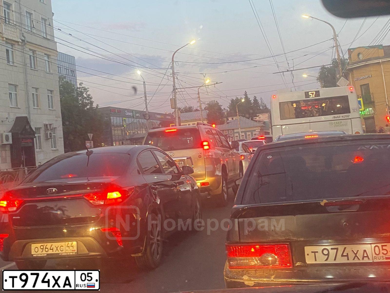 Фото автомобиля LADA 2114 SAMARA, 2006 — госномер Х150КТ33. Цвет: ЧЕРНЫЙ