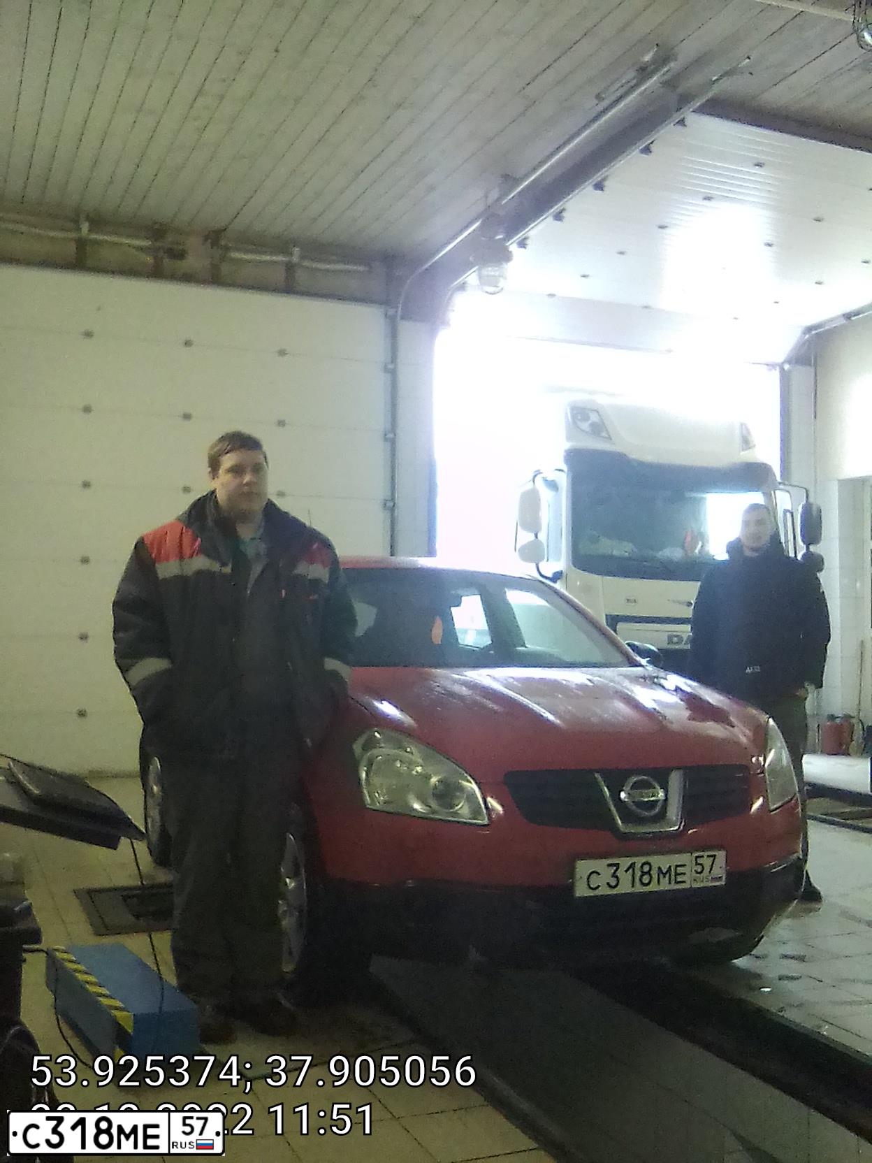 Фото автомобиля NISSAN QASHQAI, 2008 — госномер В250ТР197. Цвет: КРАСНЫЙ