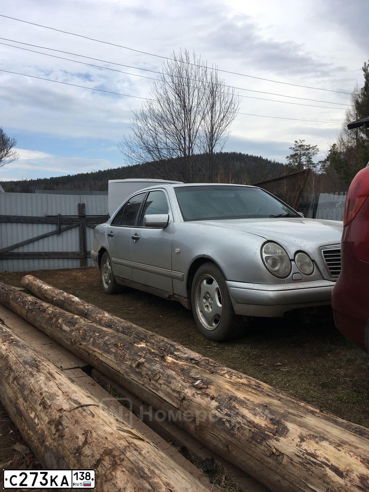 Фото автомобиля MERCEDES E-KLASSE, 1999 — госномер В191ХС38. Цвет: СЕРЫЙ