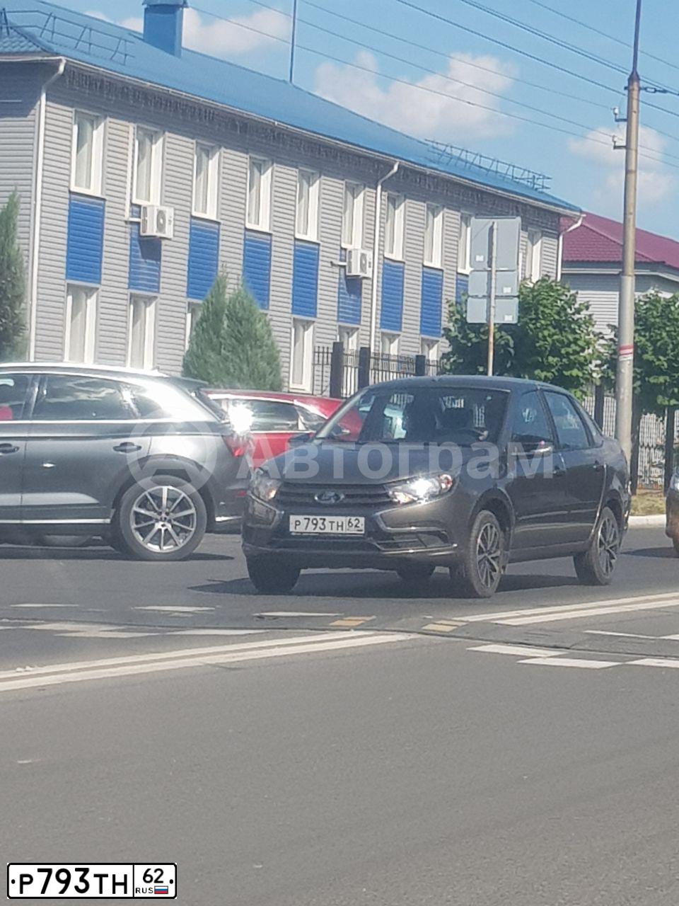 Фото автомобиля LADA 2190 GRANTA, 2020 — госномер Р793ТН62. Цвет: Коричневый