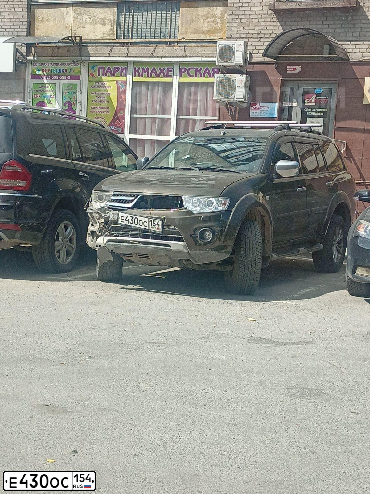 Фото автомобиля MITSUBISHI PAJERO SPORT, 2015 — госномер Е430ОС154. Цвет: КОРИЧНЕВЫЙ