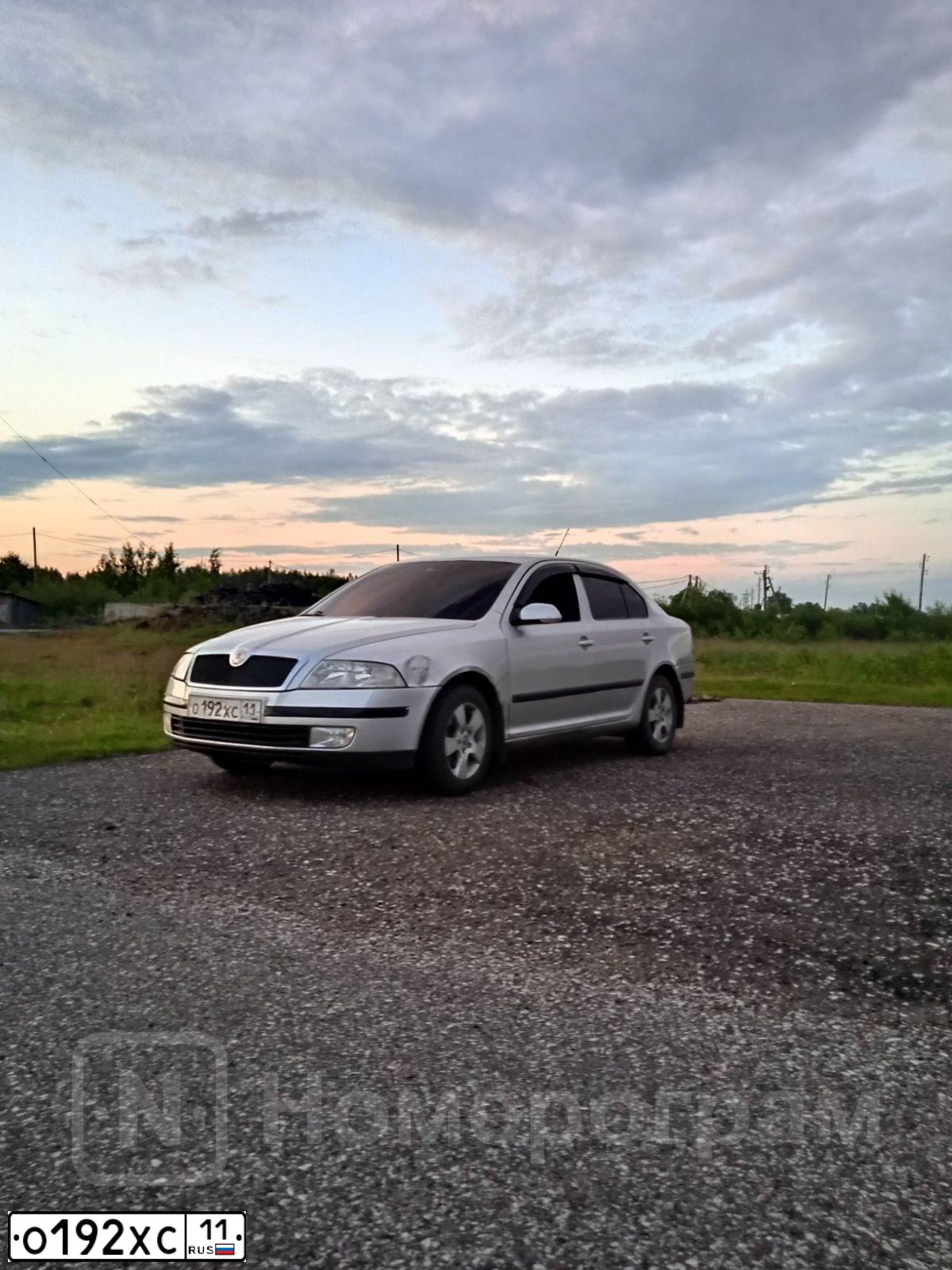 Фото автомобиля SKODA OCTAVIA, 2006 — госномер Х252ХК16. Цвет: Серебристый