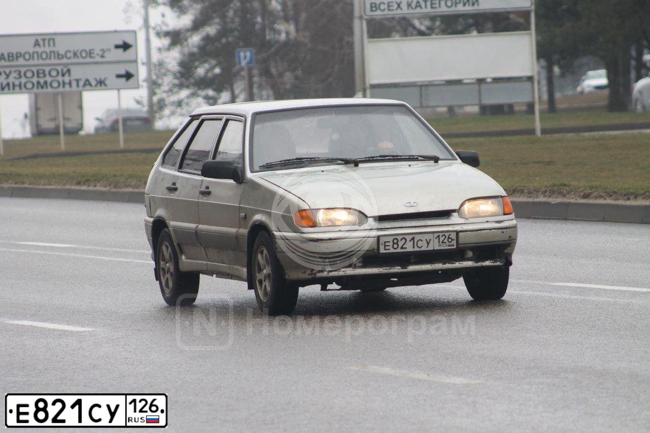 Фото автомобиля LADA 2114 SAMARA, 2007 — госномер Е821СУ126. Цвет: СЕРЕБРИСТО-БЕЖЕВЫЙ